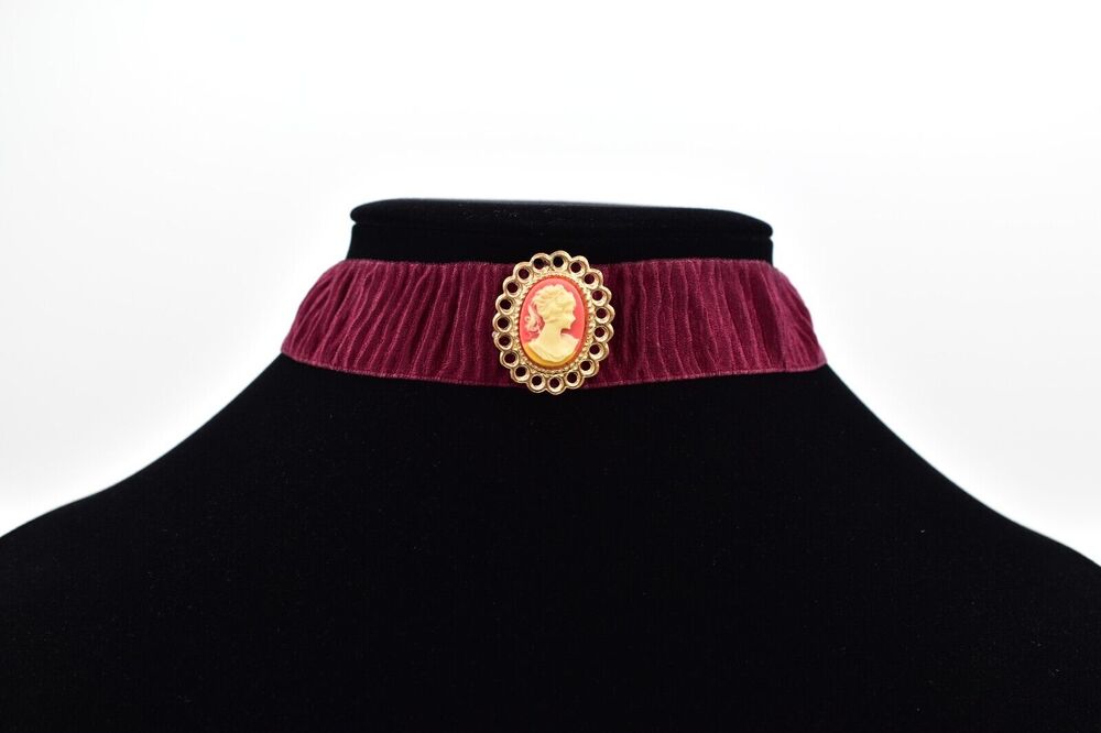 Vintage Cameo Choker Necklace Burgundy Victorian Revival Romantic Gothic 90s A23